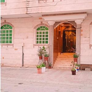 Wajood Services Apartment بناية وجود للشقق الفندقية Salalah Exterior photo