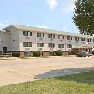 Americas Best Value Inn & Suites Pittsburg Exterior photo