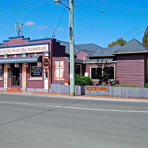 The Bears Went Over The Mountain Hotel Geeveston Exterior photo