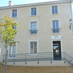 Hotel Le Saint Aubin Cheville Exterior photo