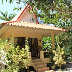 Buffalo Bay Vacation Club Hotel Koh Phayam Exterior photo