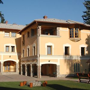 Laetitia Panzio Bed & Breakfast Kaposvar Exterior photo