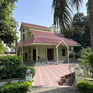 Kusum Villa Varanasi Exterior photo