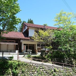 奈良吉野小学校跡地ゲストハウス: 五右衛門風呂と漫画図書室付き Yoshino  Room photo