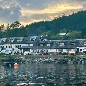 The Clachan Hotel, Lochearnhead Exterior photo