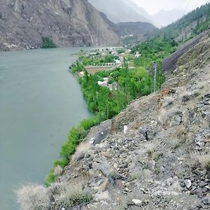 Ghizer Eden Lake Inn Gupis Exterior photo