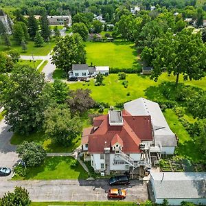 Marmora And Lake Inn Apartment Exterior photo