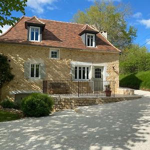 Gite Les Camelis Villa Tourtoirac Exterior photo