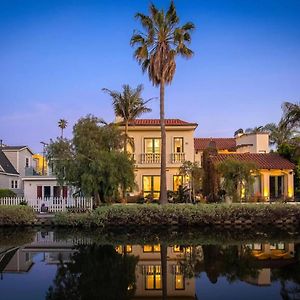 The Canal Escape - Canal-Front Italian Villa Los Angeles Exterior photo