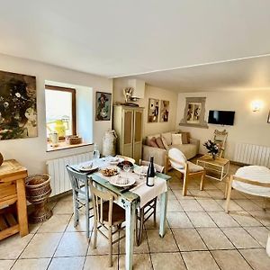 Bienvenue Au Clos D Albertine Apartment Lancie Exterior photo