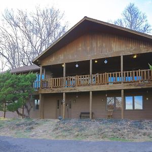 Mountain Lodge - Heated Pool 83 Degrees Natural Bridge Exterior photo