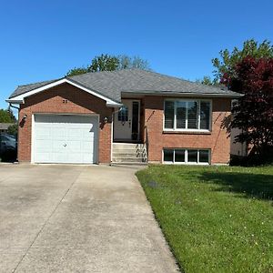 Henley Gardens - Spacious, Bright Basement Apartment Close To Lake Beach In Niagara Saint Catharines Exterior photo