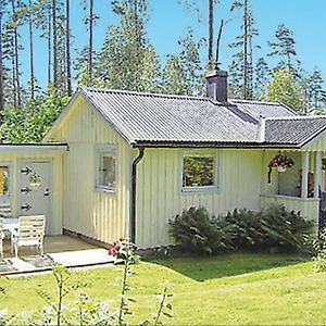 1 Bedroom Lovely Home In Oskarstroem Arnilt Exterior photo