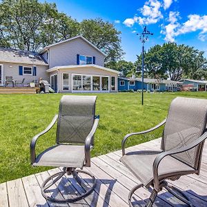 Oshkosh Canal-Front Home With Sunroom And Watercraft! Exterior photo