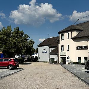 Hotel Zur Linde Saarlouis Exterior photo