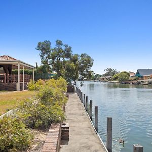 Canal Tranquillity - Restful Water Retreat Villa South Yunderup Exterior photo