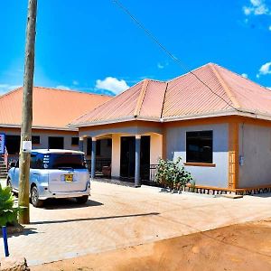 Magik Guest House Wakiso Exterior photo