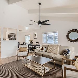 Natural Light, High-Vaulted Ceilings Apartment And Garage Lakewood Exterior photo