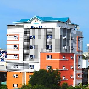 Ferrymar Hotel Iloilo City Exterior photo