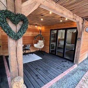 Luxury Courtyard Studio In Llangollen Villa Exterior photo