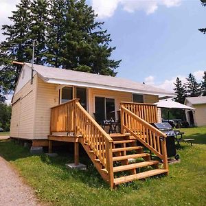 Beachfront Cabin #5- Maijac Resort & Marina Magnetawan Exterior photo