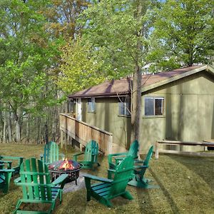 Cabin W Hot Tub, Indoor Pool / Gym Access, & Wifi Villa Hedgesville Exterior photo