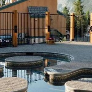 Douglas Fir Resort & Chalets Banff Exterior photo