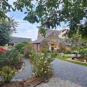 Chambre D'Hotes Saint Jacob Relais De Chasse Du XVIII Siecle Bed & Breakfast Les Fougerets Exterior photo