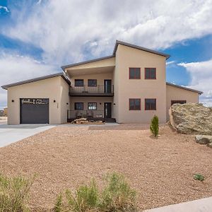 New! Desert Retreat Stunning Views, Near Golfing Apartment Grand Junction Exterior photo