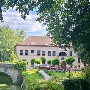 Haras Des Chartreux Hotel Estaimbourg Exterior photo