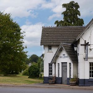 Crossroads By Chef & Brewer Collection Hotel Weedon Bec Exterior photo