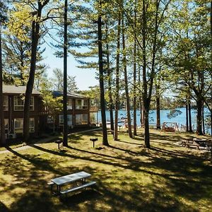 Lake Resort With Pontoon Rentals - Family Friendly Traverse City Exterior photo