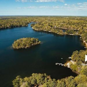 Family Beach Escape - Pontoon Rentals Available! Traverse City Exterior photo