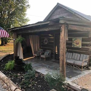 Sunset Log Cabin Villa Clarksdale Exterior photo