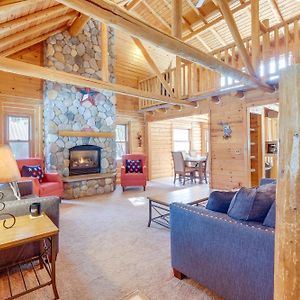 Interlochen Cabin With Fireplace - Near State Park! Villa Exterior photo