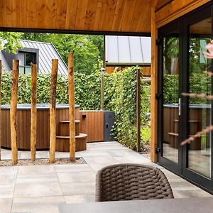 Bos Villa Met Hottub & Sauna | 6 Personen Wekerom Exterior photo