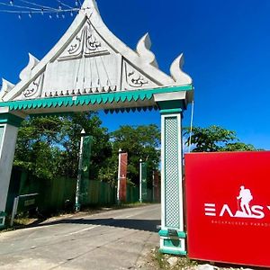 Easy Backpackers Paradise Hostel Sihanoukville Exterior photo