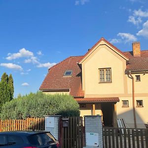 Peripheral Valley View Apartment Prague Exterior photo