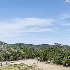 Lucky Star Ranch Hotel Tarpley Exterior photo