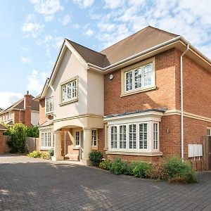 Pass The Keys Stunning 5 Bedroom Spacious Home Great Bookham Exterior photo