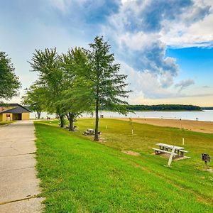 Family Condo By Mark Twain Lake And Jellystone Park Monroe City Exterior photo