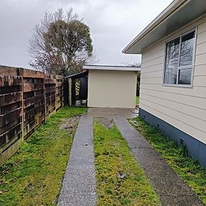 1-Bedroom Studio House B At 23 Mallard Drive Rotorua Exterior photo