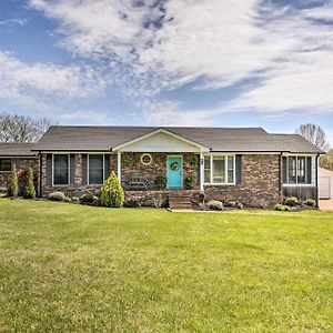 Country Home With Fire Pit 40 Mi To Nashville! Watertown Exterior photo