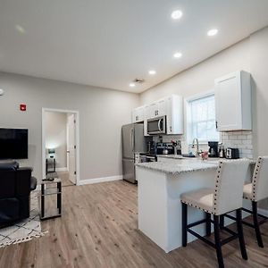 The Penthouse At Park Place King Bed Fast Wifi And Free Coffee Apartment Wilmington Exterior photo