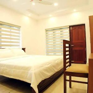 Lakeshore Premier Serviced Villa Alappuzha Exterior photo