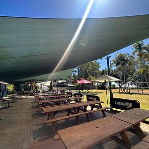 Bushland Beach Tavern Hotel Townsville Exterior photo