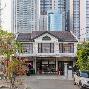 Mono Coliving Kencana, Surabaya Hotel Exterior photo