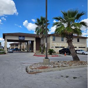 Karnes City Lodge By Oyo Hwy 181 Exterior photo