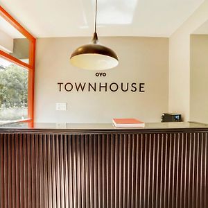 Townhouse Sarvar Hospitality Near Ascendas Park Square Mall Hotel Bangalore Exterior photo