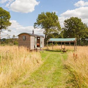 Daisy Shepherds Hut Hotel Weald Exterior photo